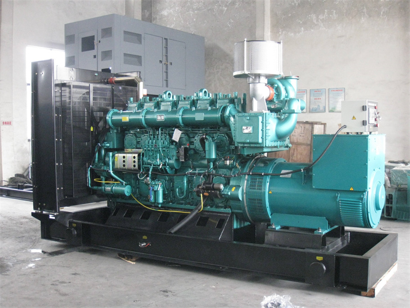 临清200KW 柴油发电机的油耗是多少?